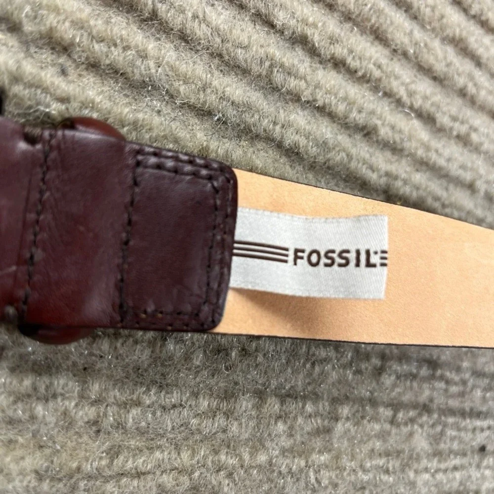 Fossil Mens Burgundy Mahogany Leather Belt Silver Buckle Modern Vintage 38 40